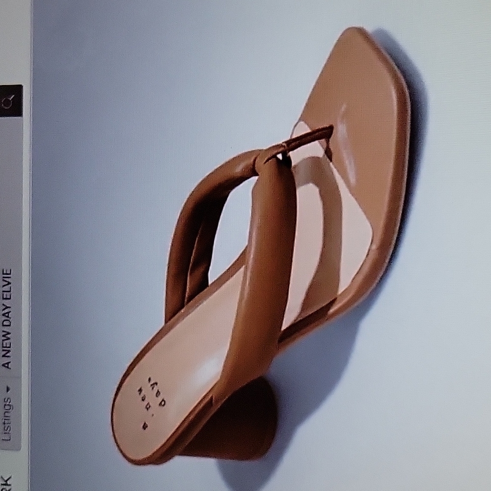 A New Day Elvie Round Heel Sandals Brown Memory Foam insole padded strap 8 New… - Picture 5 of 11